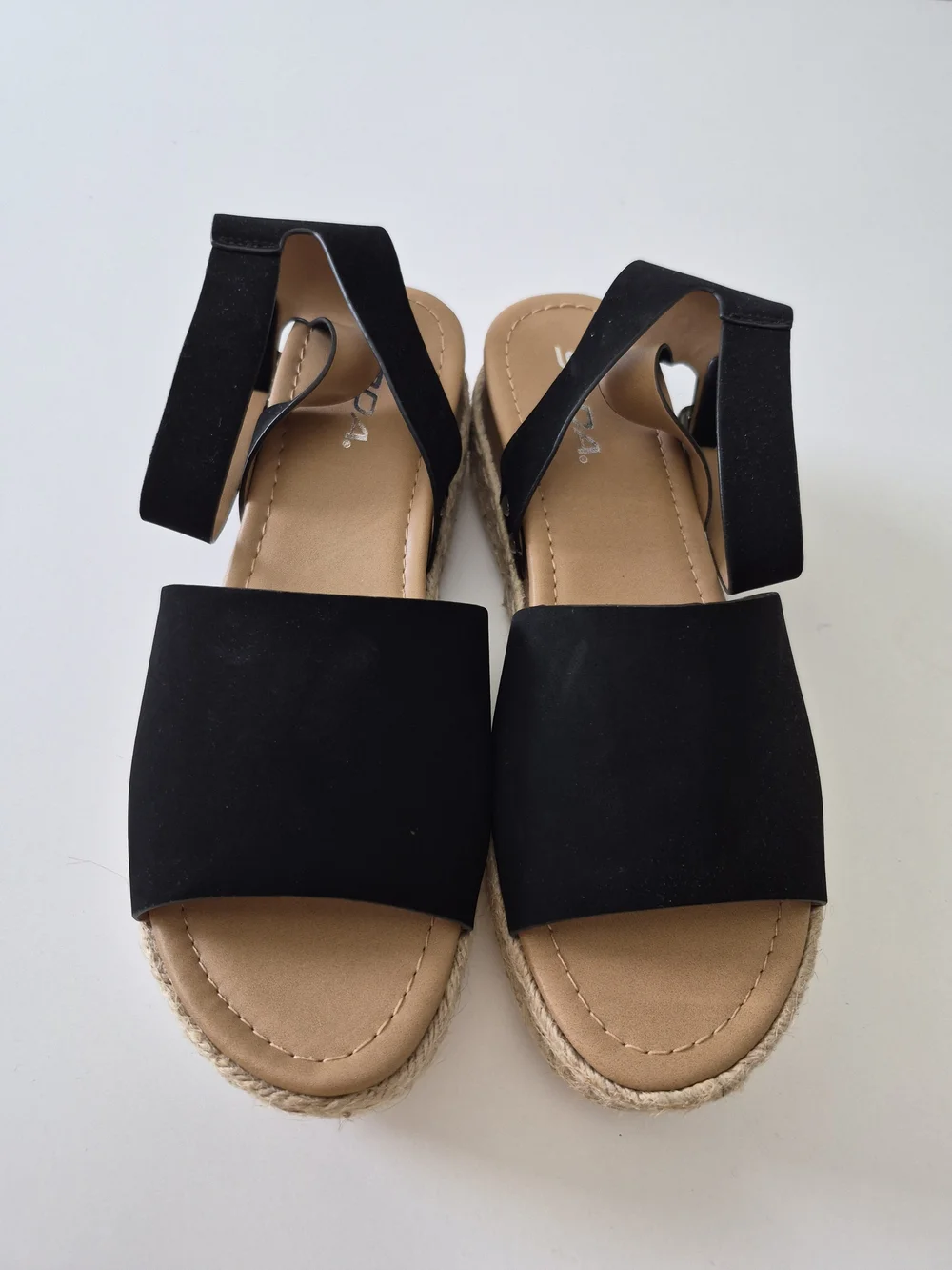 Soda Topic Open Toe Buckle Ankle Strap Espadrilles Flatform Wedge Casual Sandal